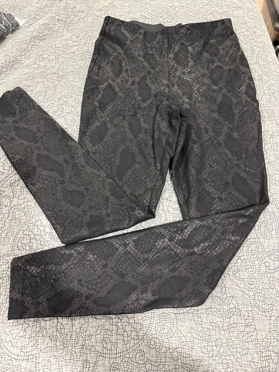 INC International Concepts Black Snake-Print Leggings - Picture 7 of 7